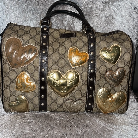 Vintage Gucci monogram Preloved in great condition the hearts do have some wear - Picture 2 of 14